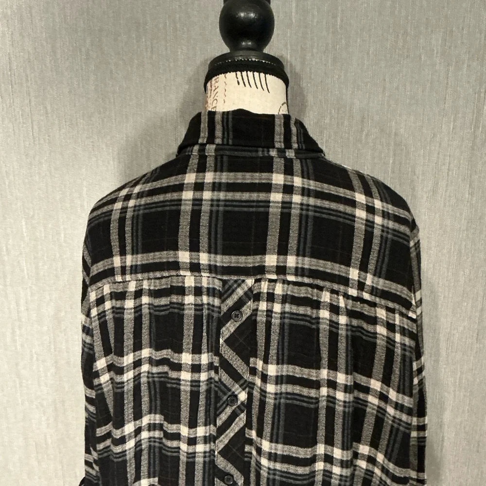 Women’s Classic Flannel Button Down Shirt Size 1X - Picture 7 of 12